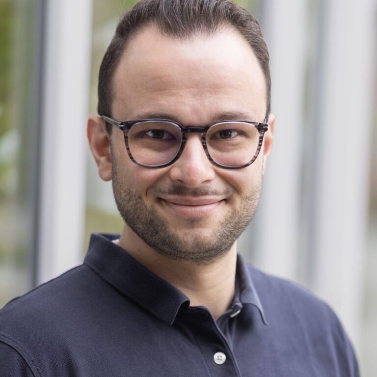 Portraitfoto von Bennedikt Kalloudis